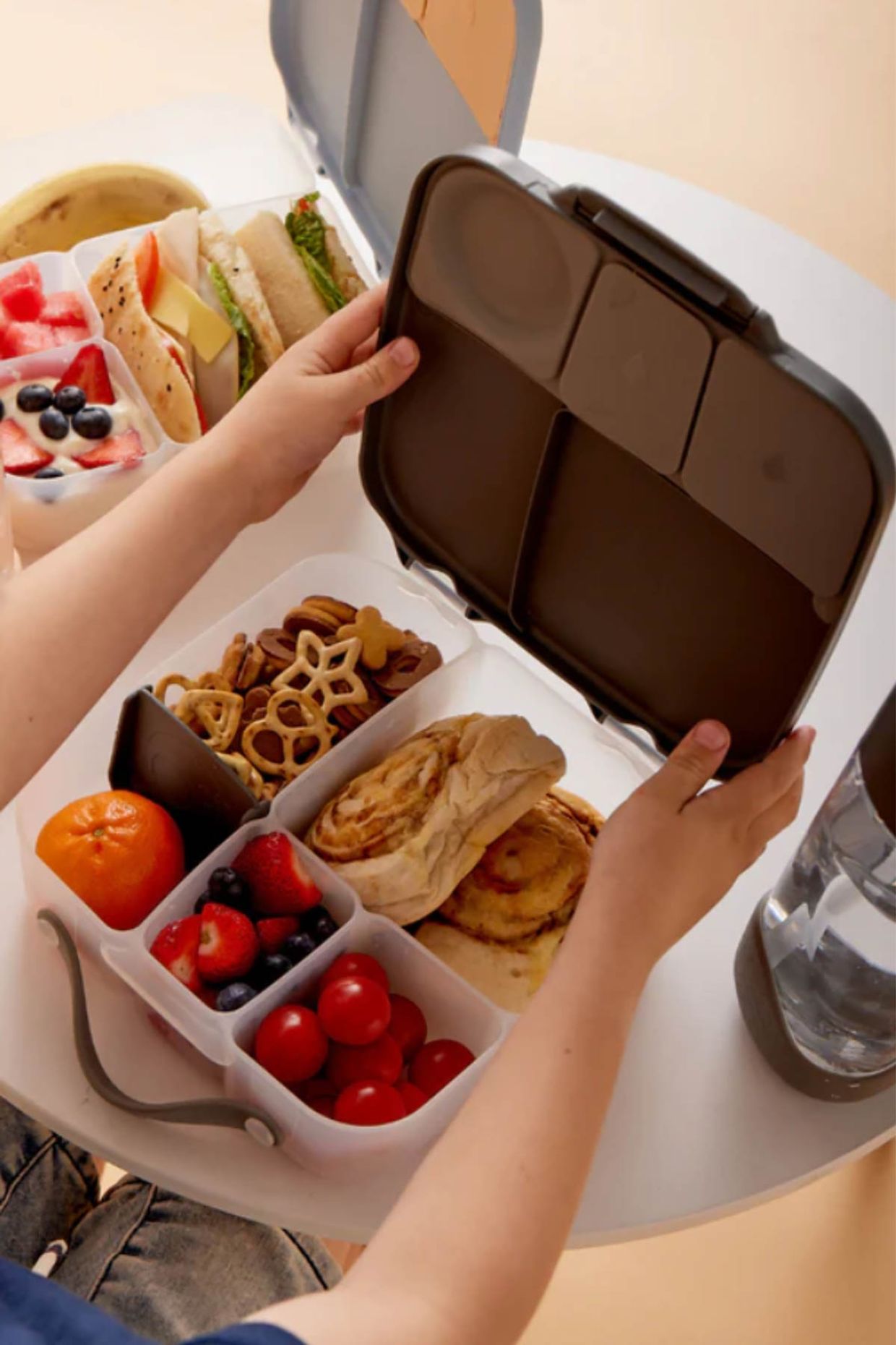 Lunchbox mit Fächern