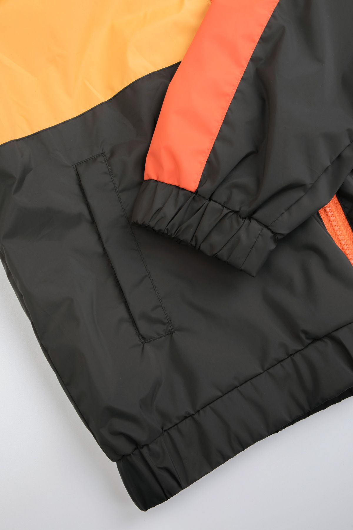 Kurtka na podszewce wielokolorowa z kapturem i elementami