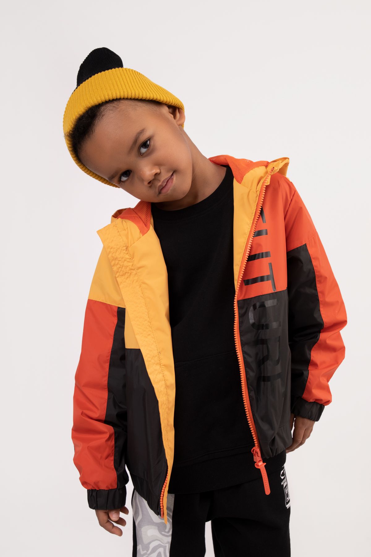 Kurtka na podszewce wielokolorowa z kapturem i elementami