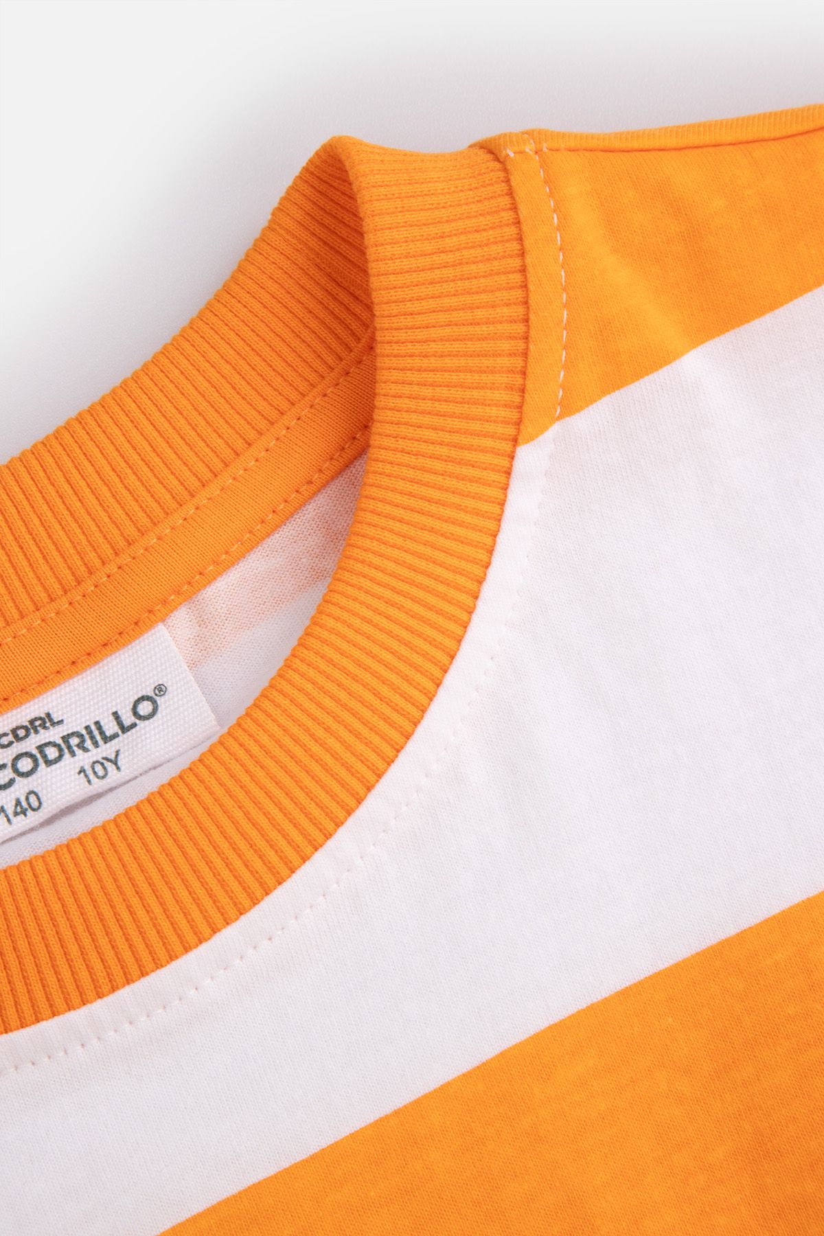 T-shirt with short sleeves Multicolored striped with pocket