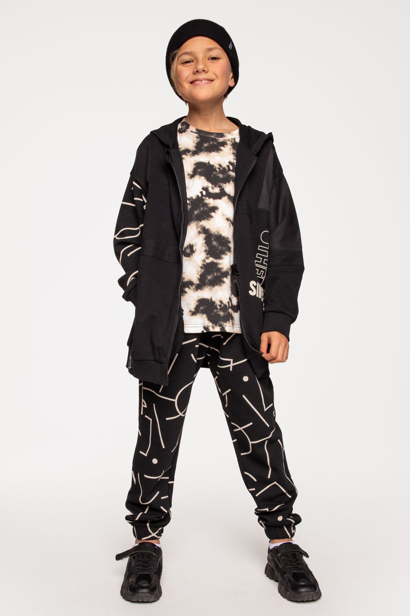 Sweatpants black with contrasting print, REGULAR cut
