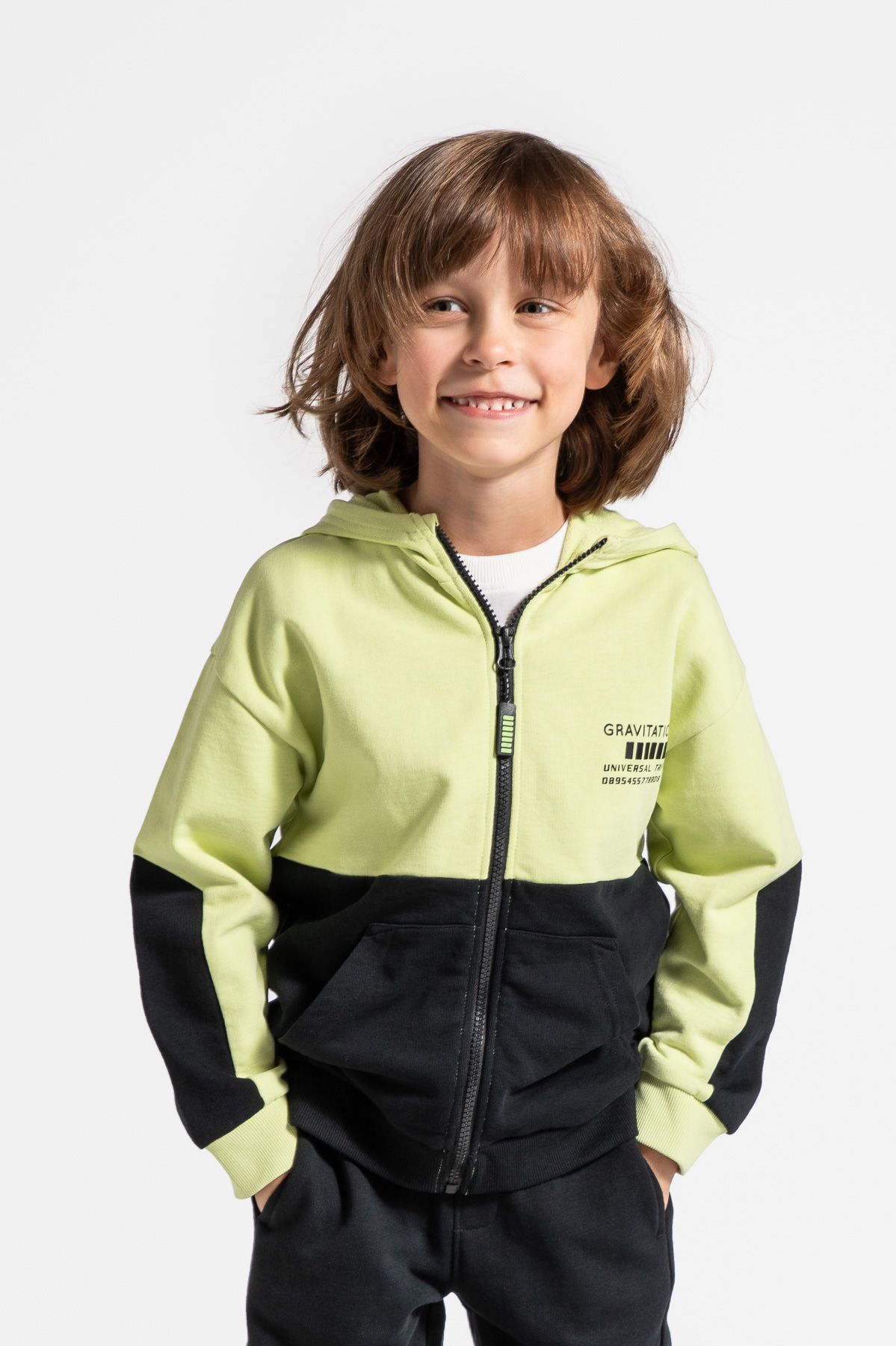 Bluza rozpinana czarna bez kaptura ze stójką i kieszeniami