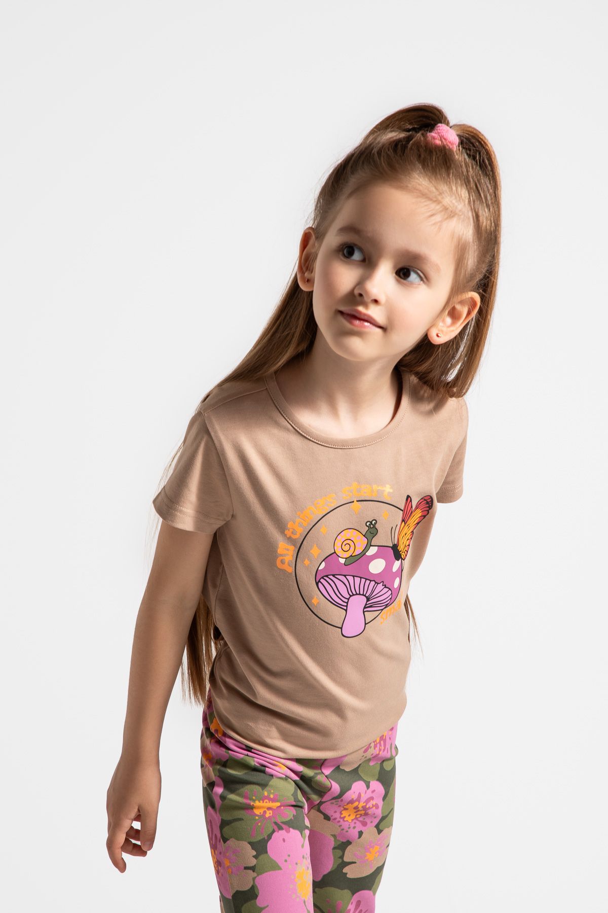 T-shirt z krótkim rękawem beżowy z nadrukiem na przodzie