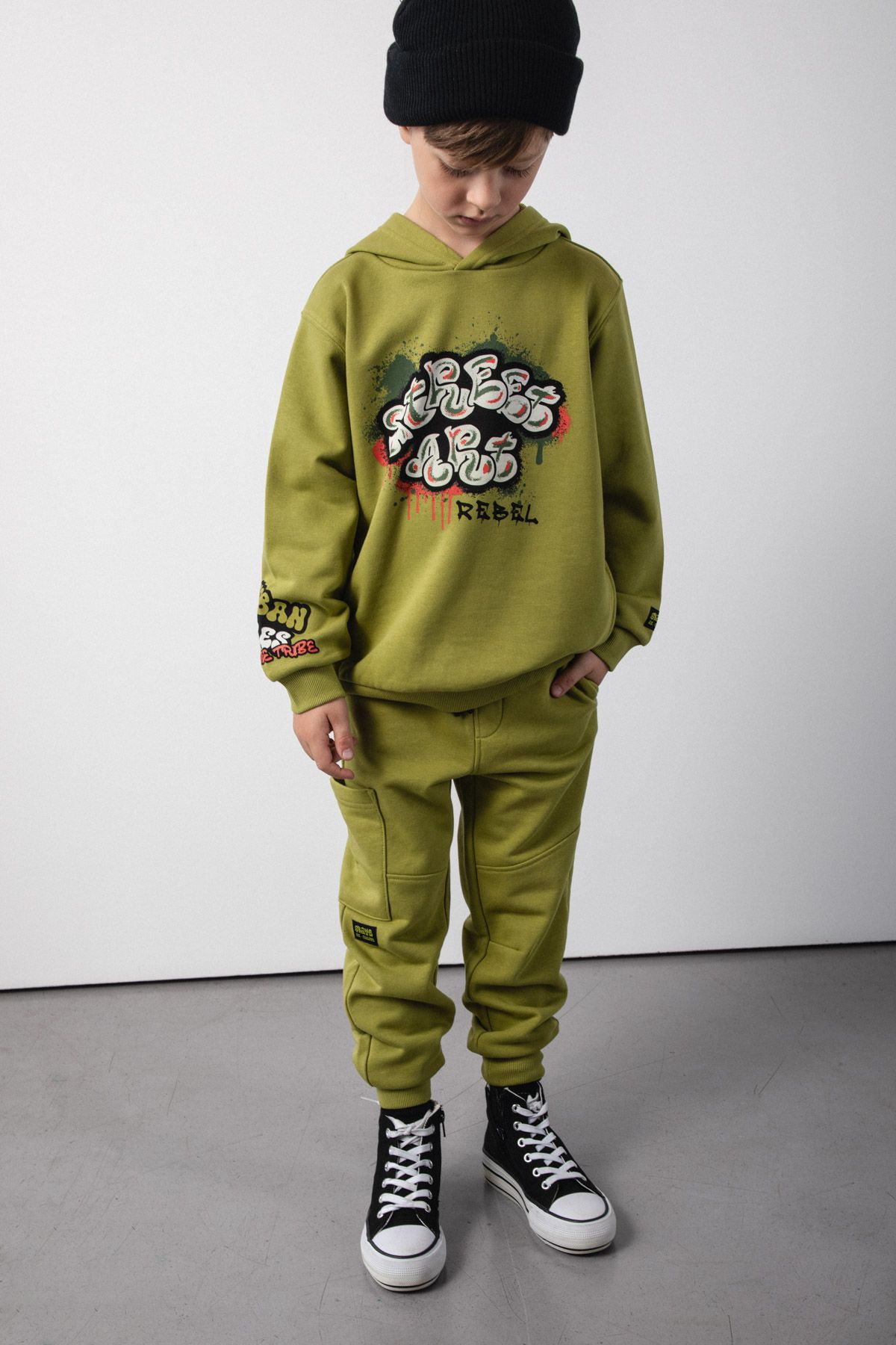 cokomikuri様 Bluza dresowa wielokolorowa z kapturem i printem w styli