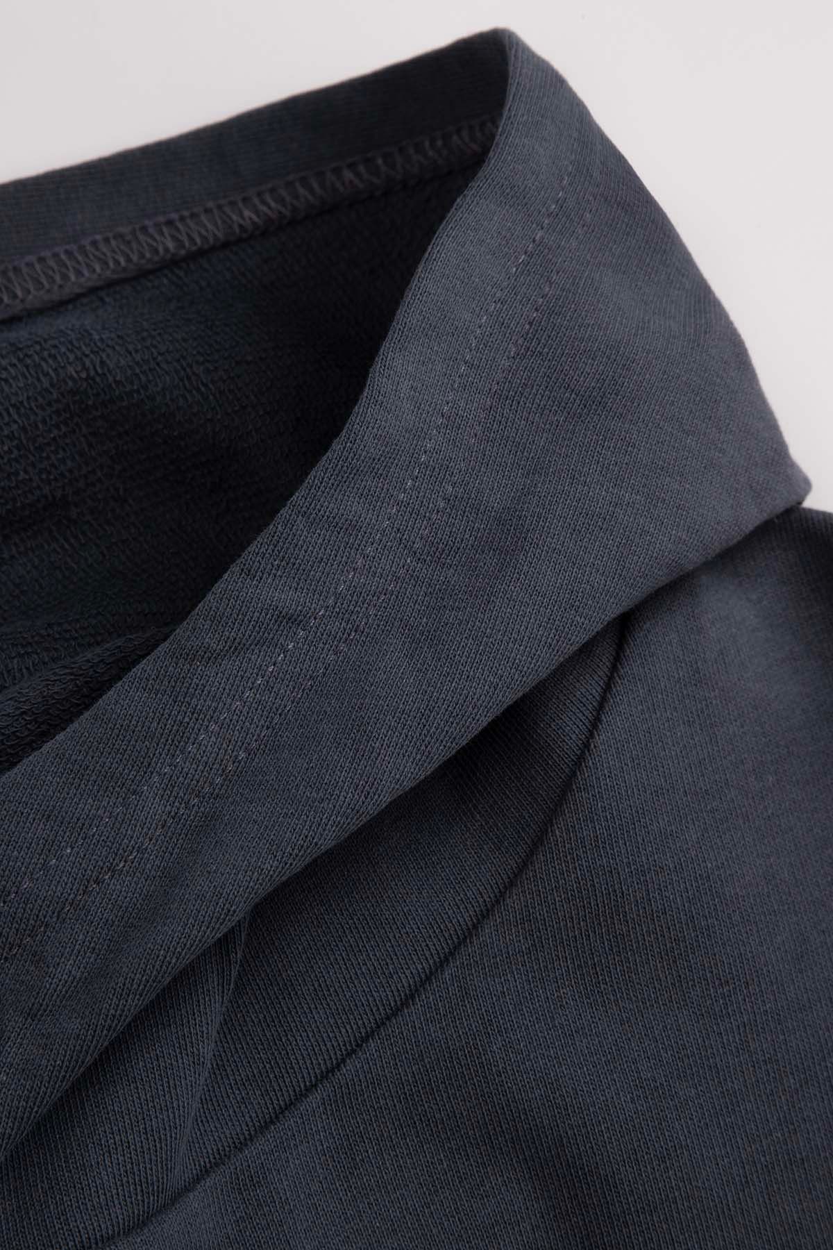 Bluza dresowa bawełniana grafitowa z kapturem i nadrukiem na