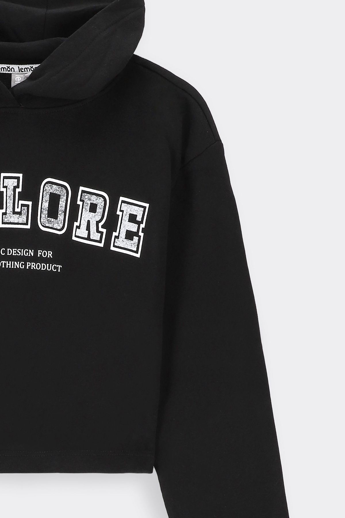 (•ᵕᴗᵕ•)⁾⁾ Bluza z kapturem i ćwiekami - Bluzy - Kobieta | Bershka